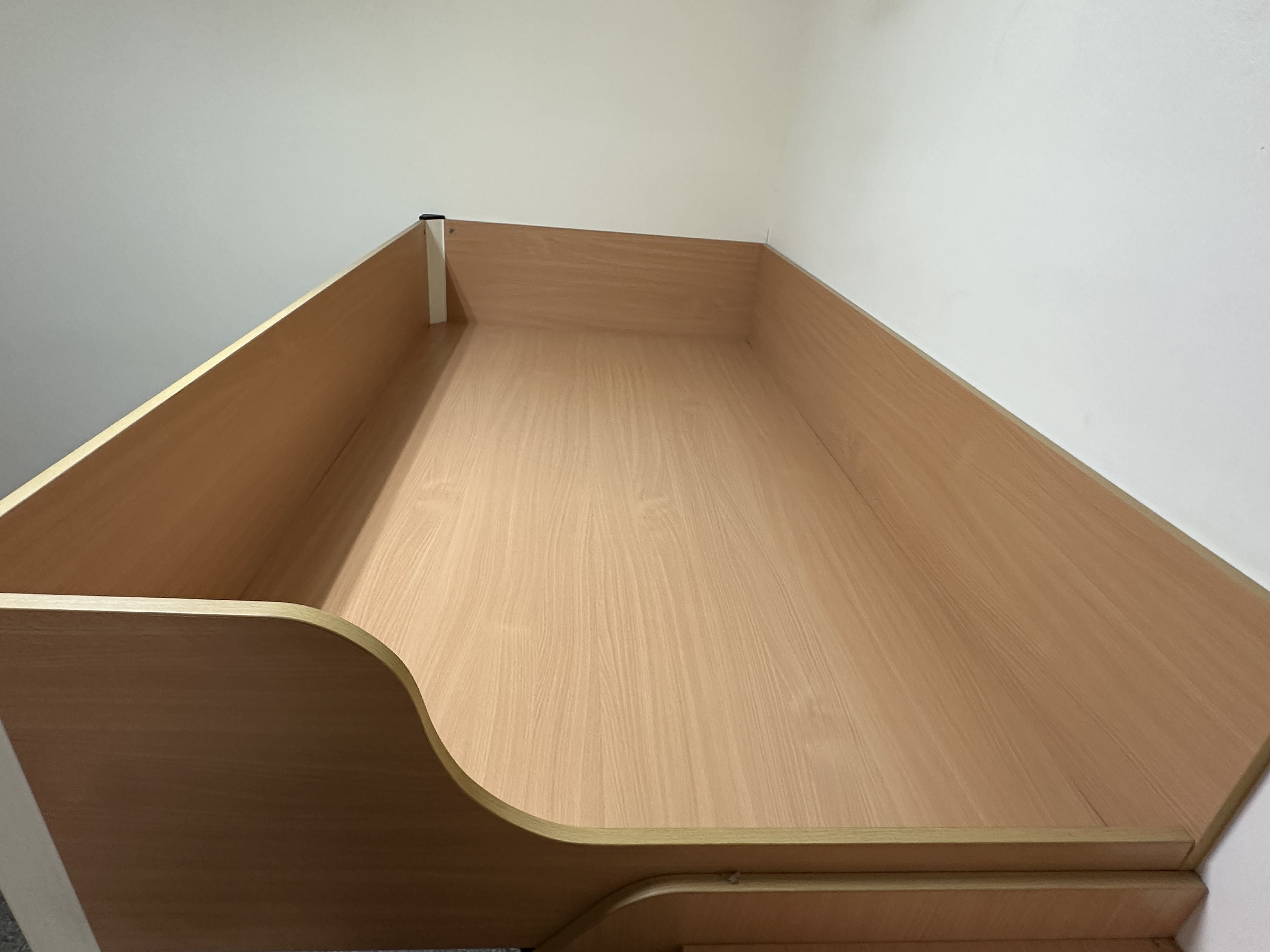 Upper Bed in 2F Suite
