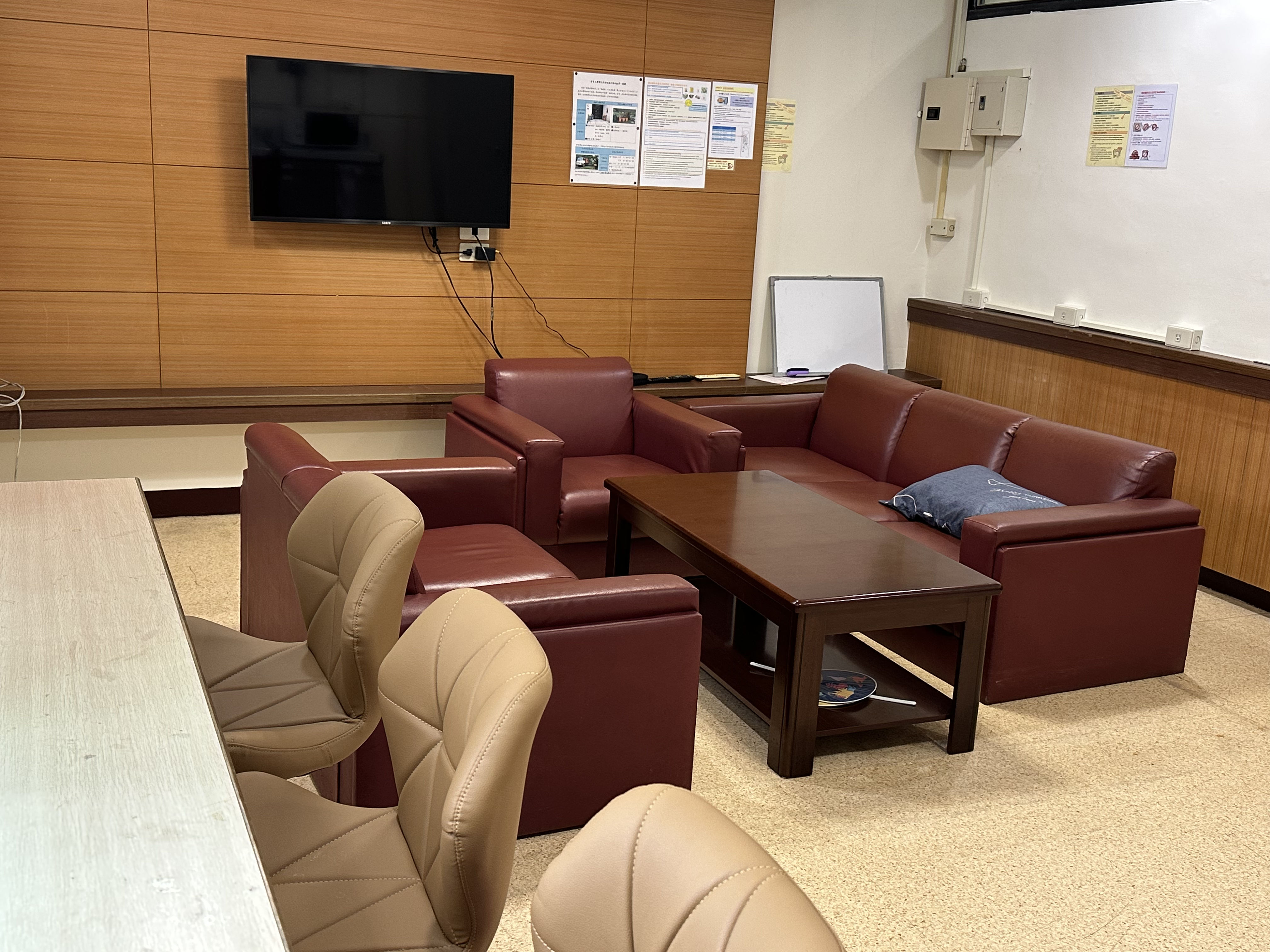 A棟1F交誼廳
