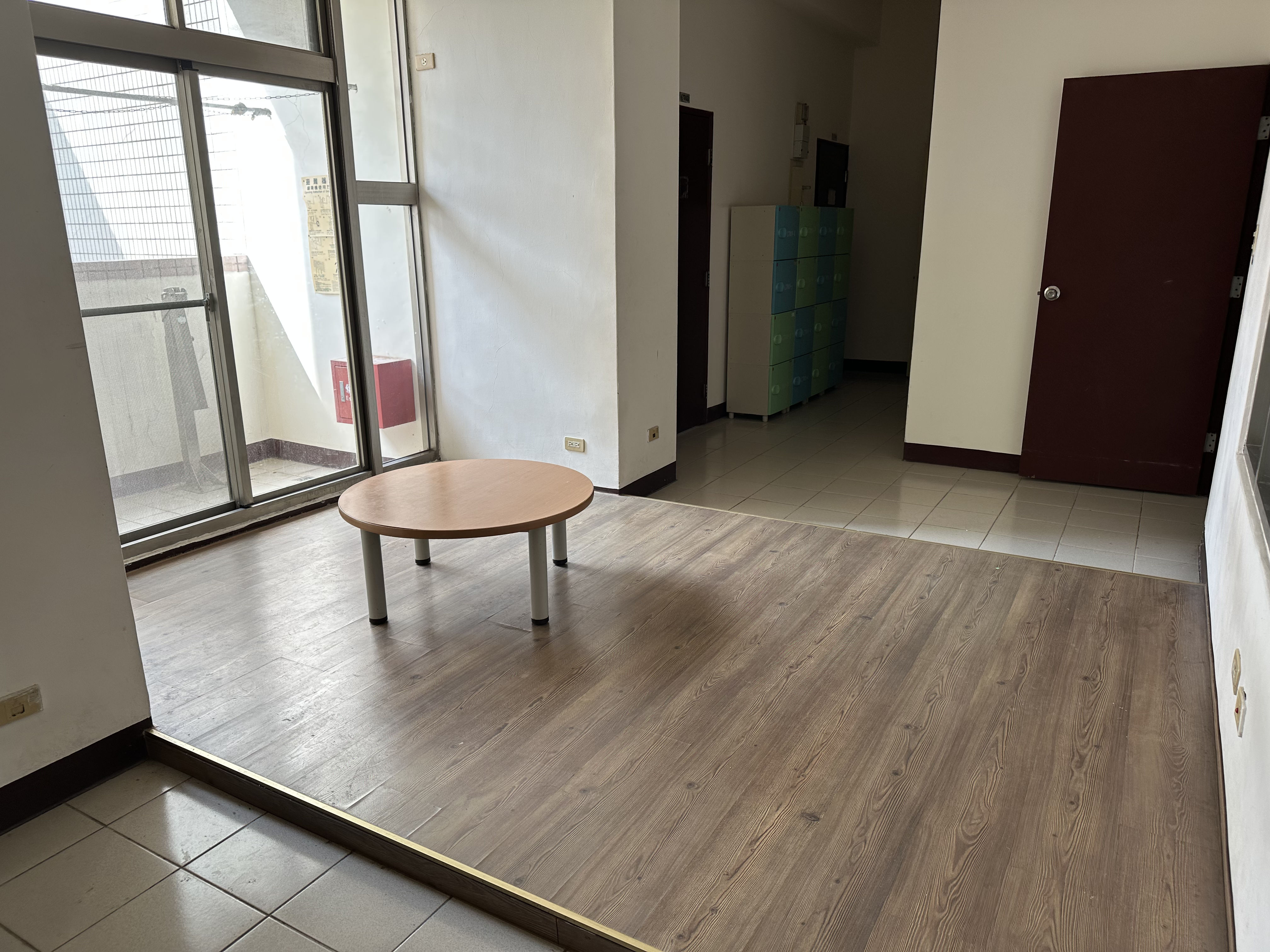 Small Lounges on Each Floor