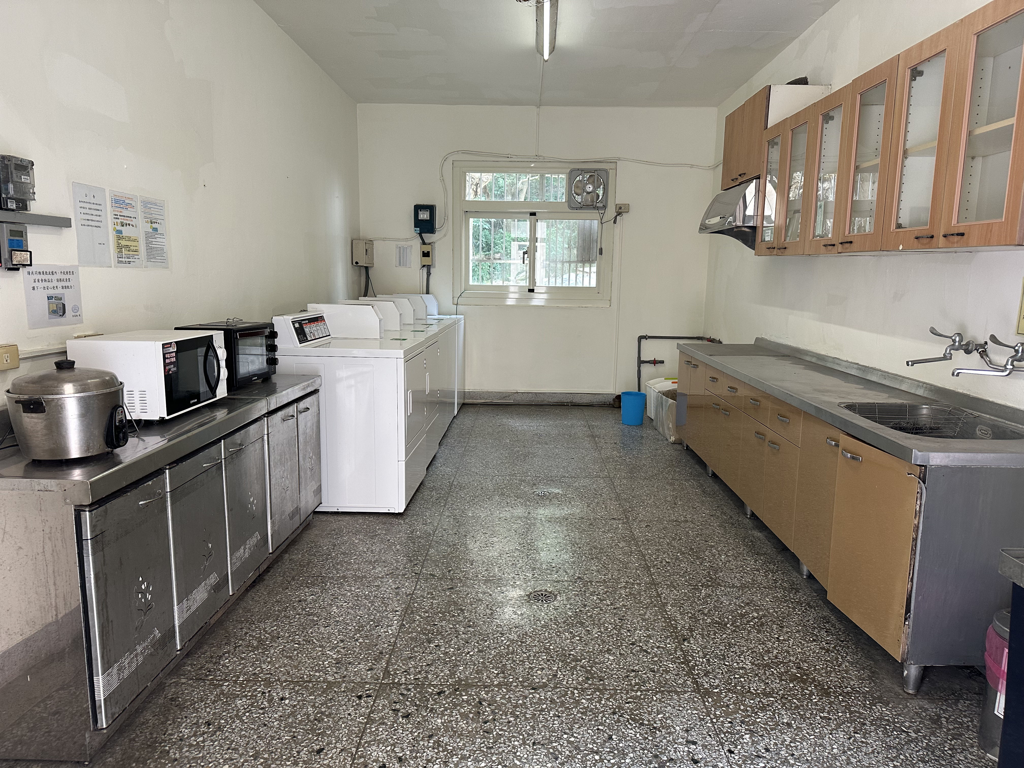 Food Warming Area
